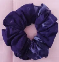 L tie-die-blue-scrunchie